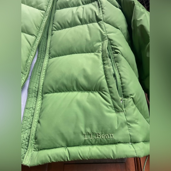L.L. Bean apple Green Quilted Jacket - Picture 5 of 7